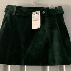 Zara faux leather green mini skirt • NWT